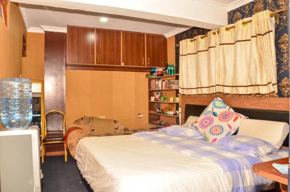 Kentania Hotel Nakuru Zewnętrze zdjęcie