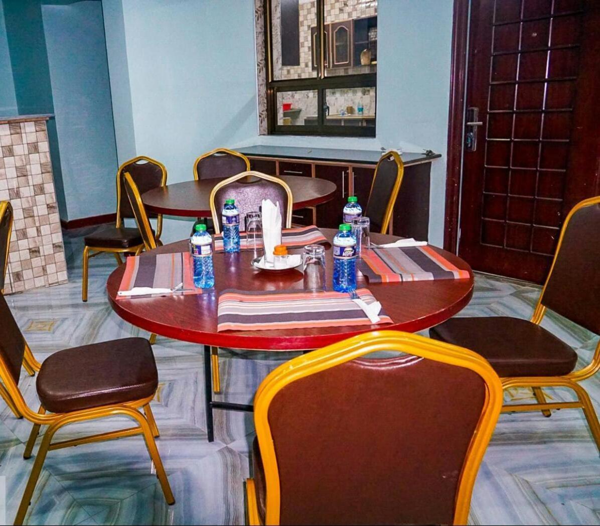 Kentania Hotel Nakuru Zewnętrze zdjęcie